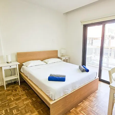 The Cozy Seaside Retreat